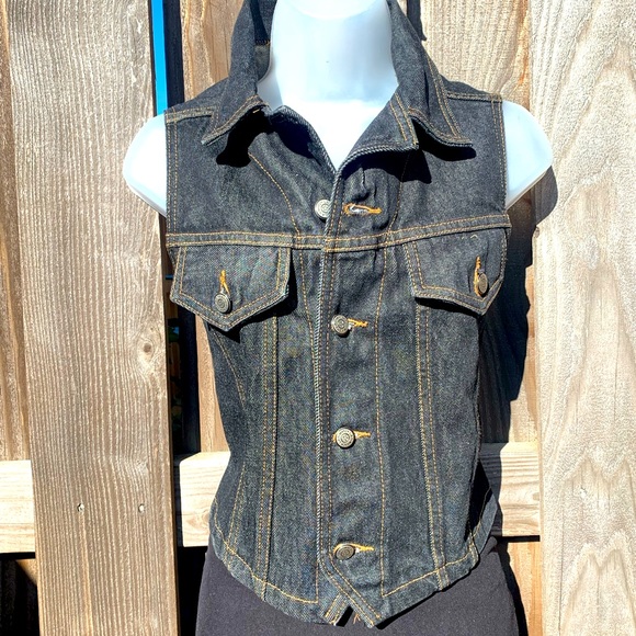 Watch L.A. /
Sleeveless Denim Vest - Picture 1 of 6
